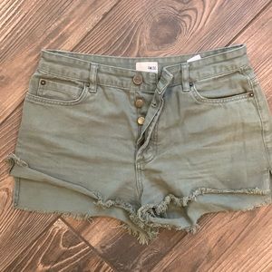 Amuse cut off shorts sz 28